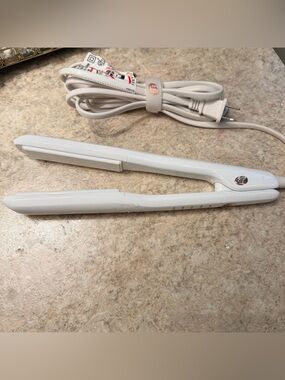 T3 Singlepass Ceramic 1” Hair Straightener
